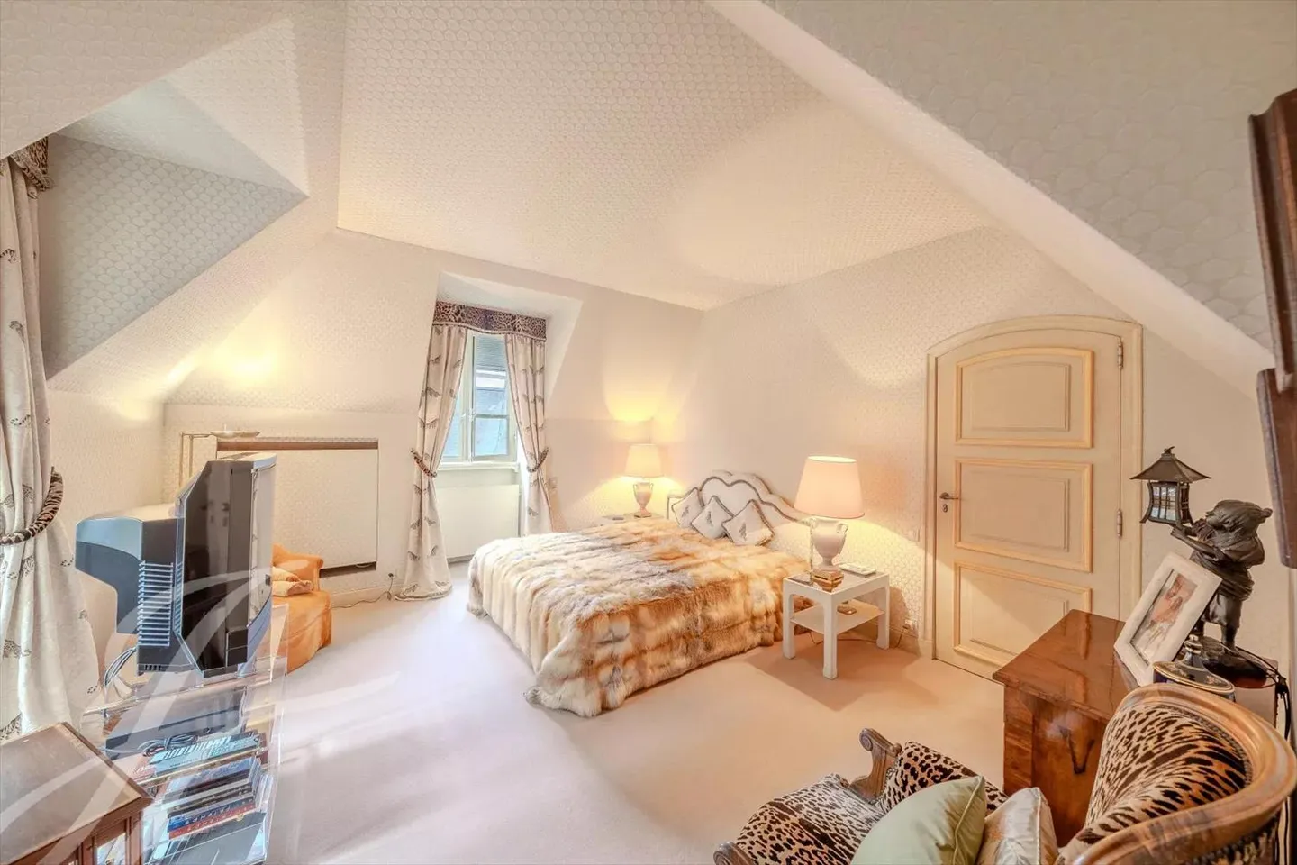 Exklusiv ? Außergewöhnliches Herrenhaus 20 Minuten von Genf - Foto 9 von 13