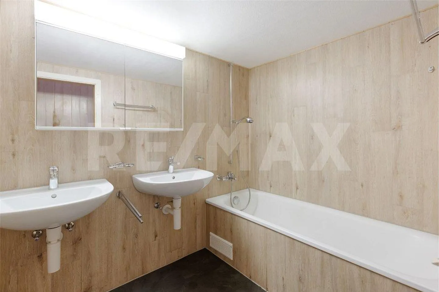 Over 10 Rooms for Your Dreams - Photo 11 of 13