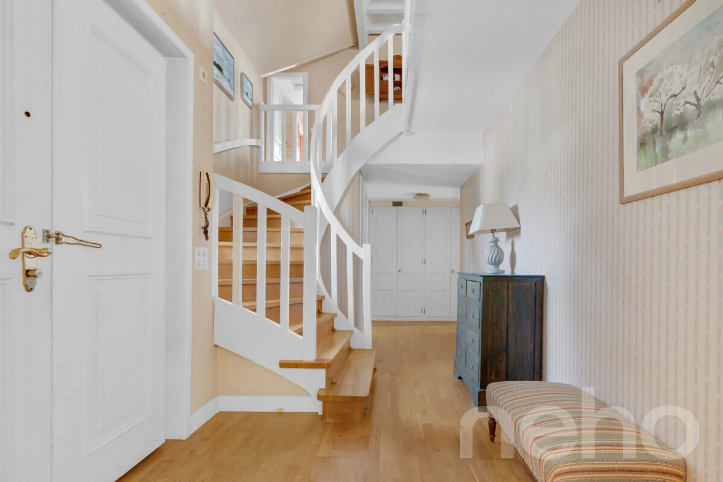 Villa eccezionale a Tannay: spazio, benessere ed eleganza - Foto 3 di 12