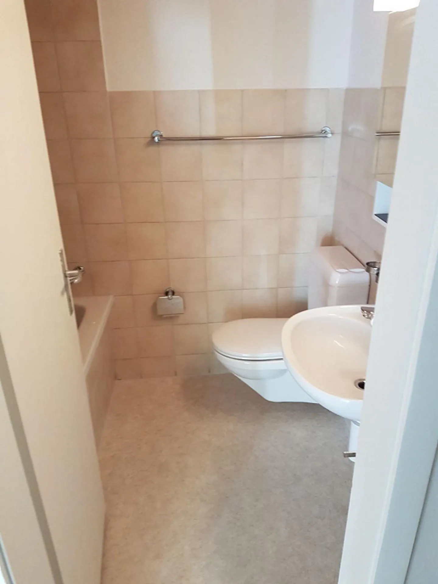 Affordable Apartment in Quiet Area - Photo 5 of 6