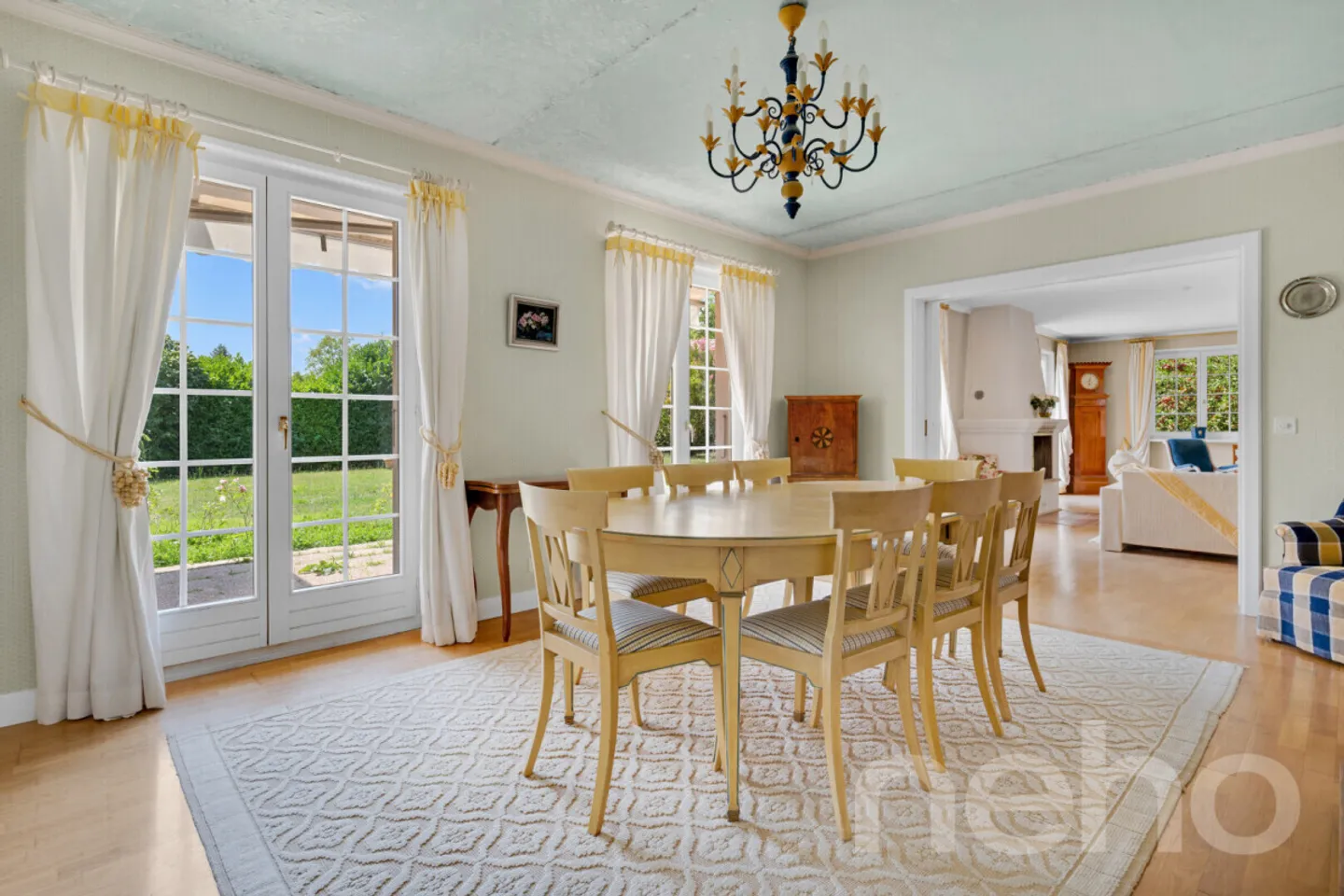 Villa eccezionale a Tannay: spazio, benessere ed eleganza - Foto 4 di 12