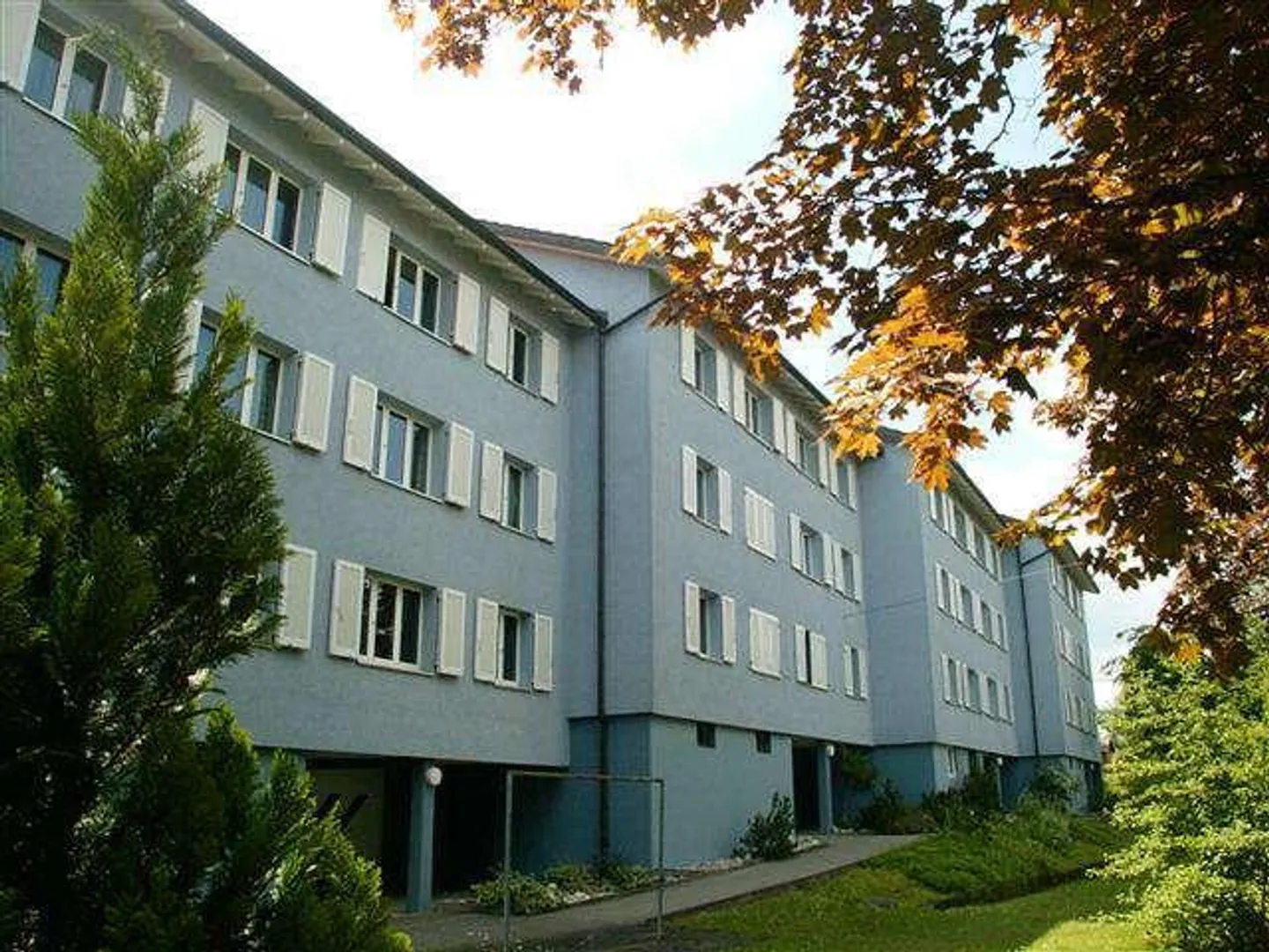 Espace de stationnement temporaire pour moto à louer ! - Photo 1 sur 1