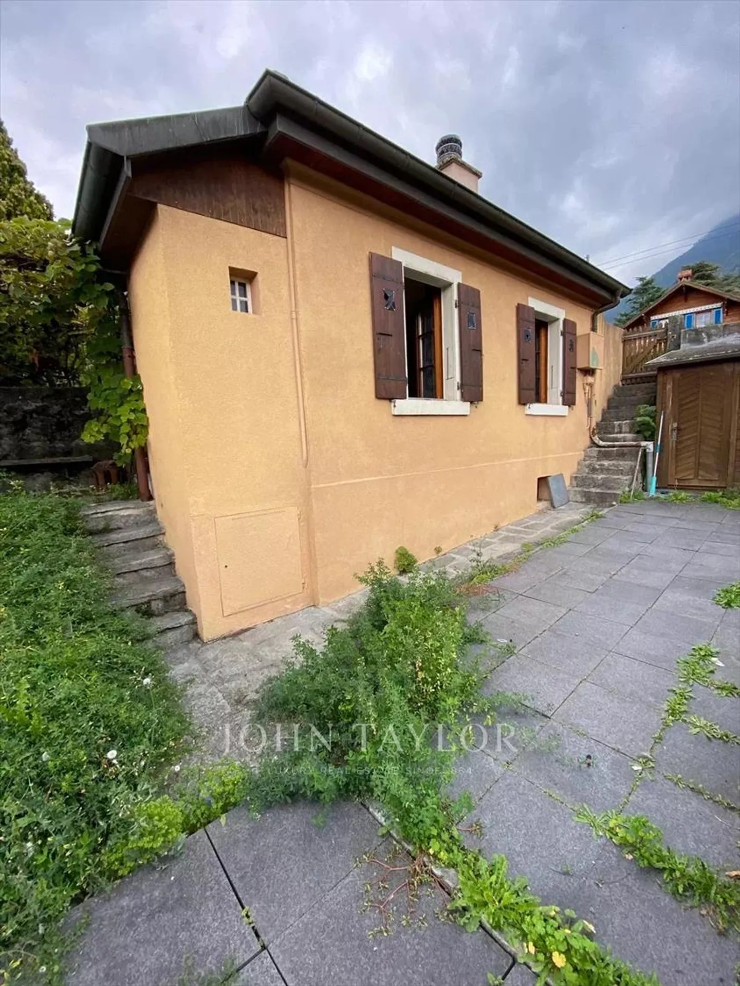 Propriété commerciale rénovée avec jardin - Photo 5 sur 5