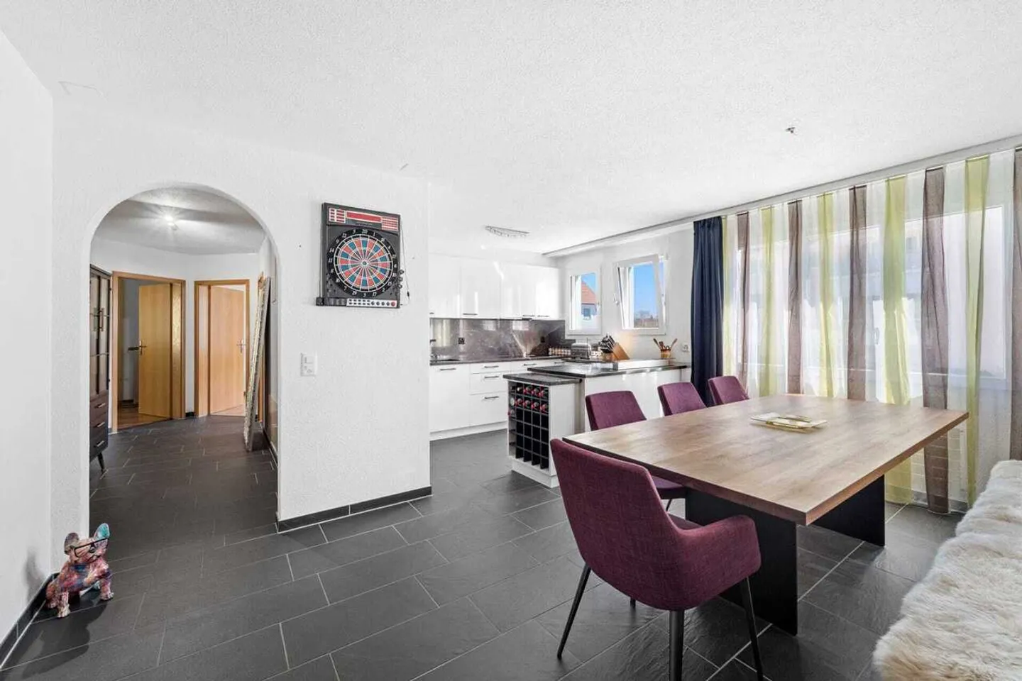 Quiet 4.5 Room Apartment with Forest View in Schaffhausen - Photo 4 of 13