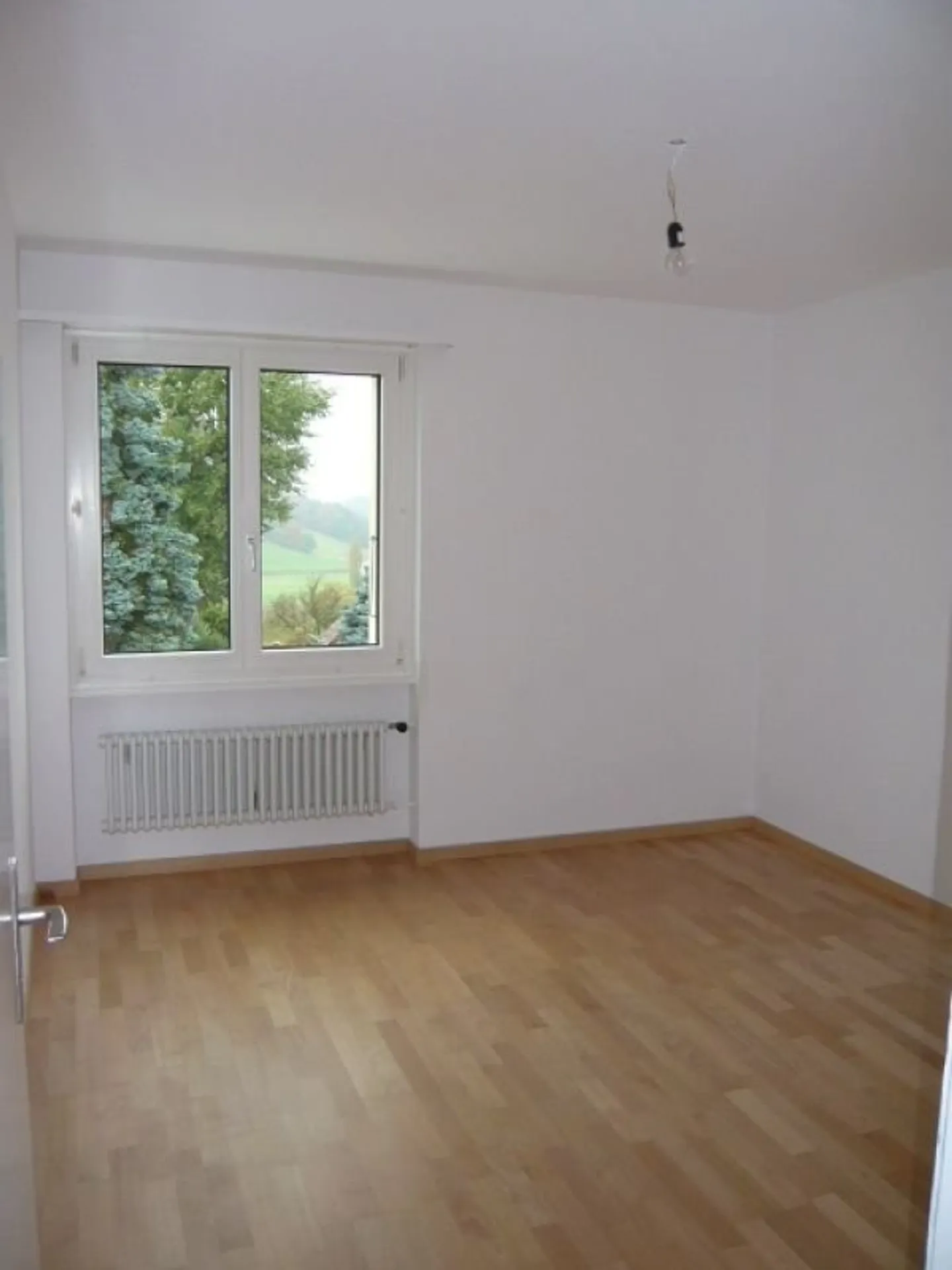 Quiet 4-room apartment on the raised ground floor - Photo 6 of 6