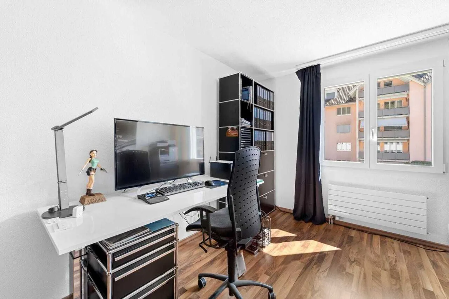 Quiet 4.5 Room Apartment with Forest View in Schaffhausen - Photo 12 of 13