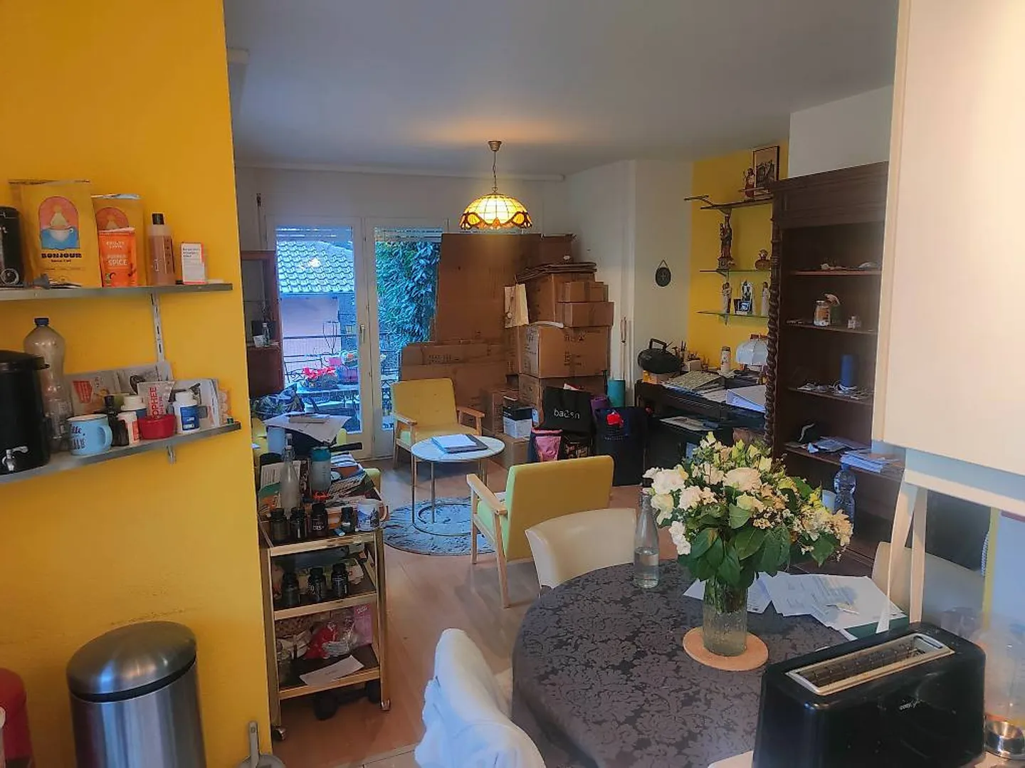 Charming Ground Floor Apartment - Photo 4 of 5