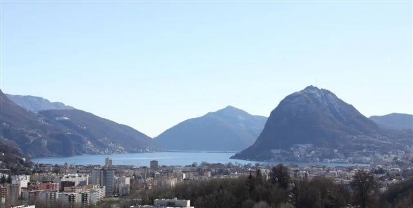 Luxury Penthouse with Lake View - Photo 1 of 1