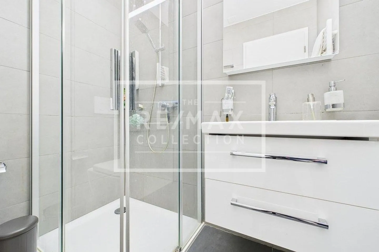 Spacieux, Confort, Vue et Détente : Votre Nouveau Foyer Vous Attend Enthousiasmement ! - Photo 9 sur 13