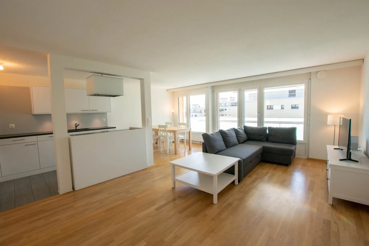 Apartment for rent - Photo 1 of 8