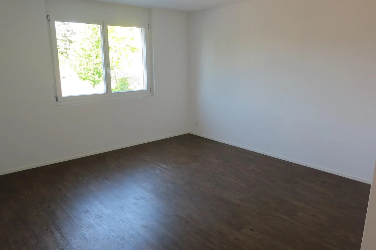 Modernes Apartment mit grossem Balkon - Foto 3 von 6