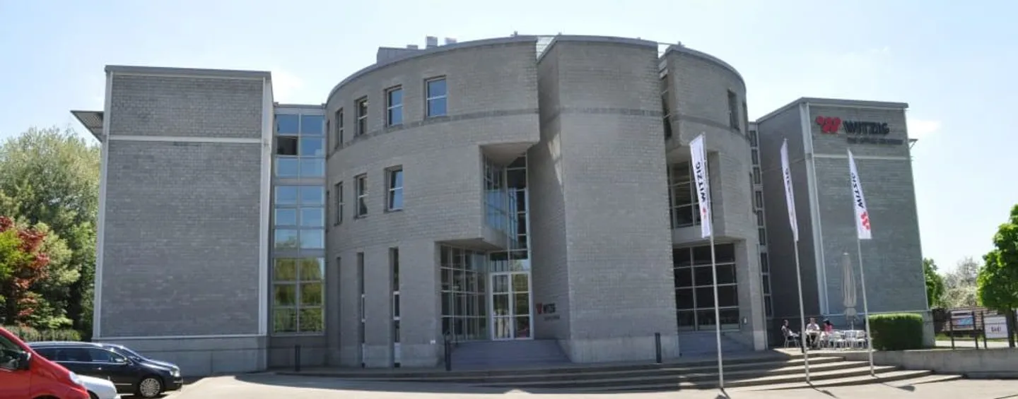 Bâtiment commercial - Photo 2 sur 7