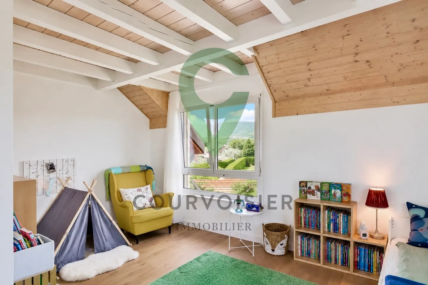 Comfortable duplex in the attic with charm and unobstructed view near Nyon - Photo 7 of 11