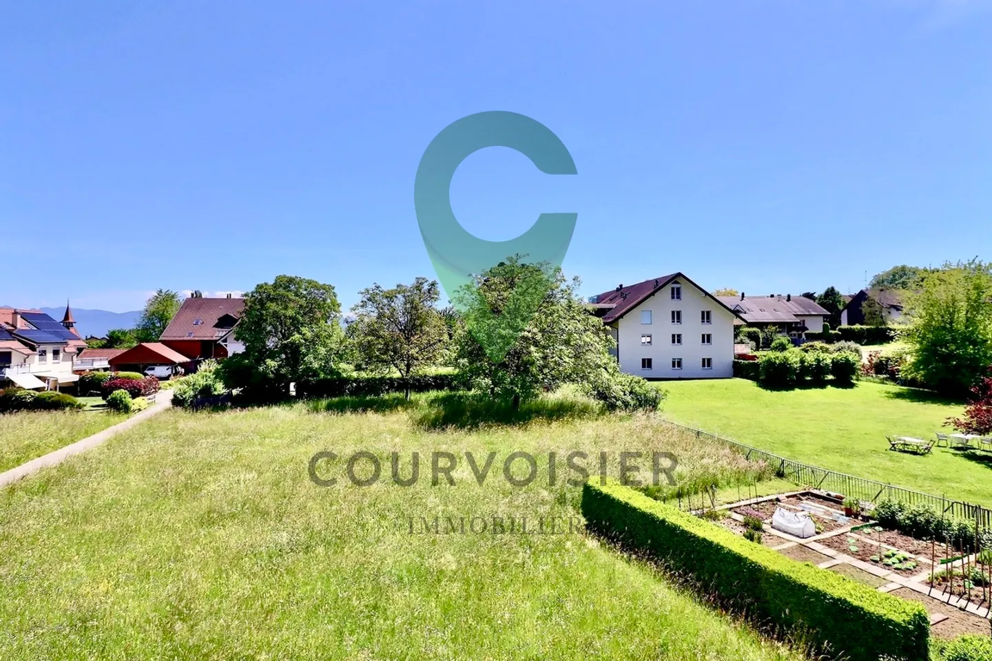 Comfortable duplex in the attic with charm and unobstructed view near Nyon - Photo 10 of 11