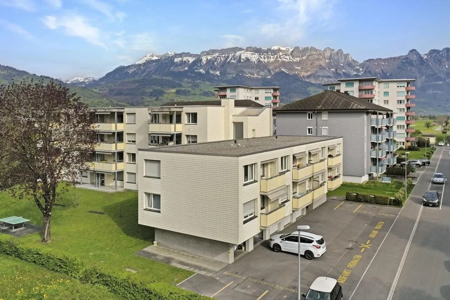 Belle petite appartement dans une propriété bien entretenue - Photo 1 sur 5