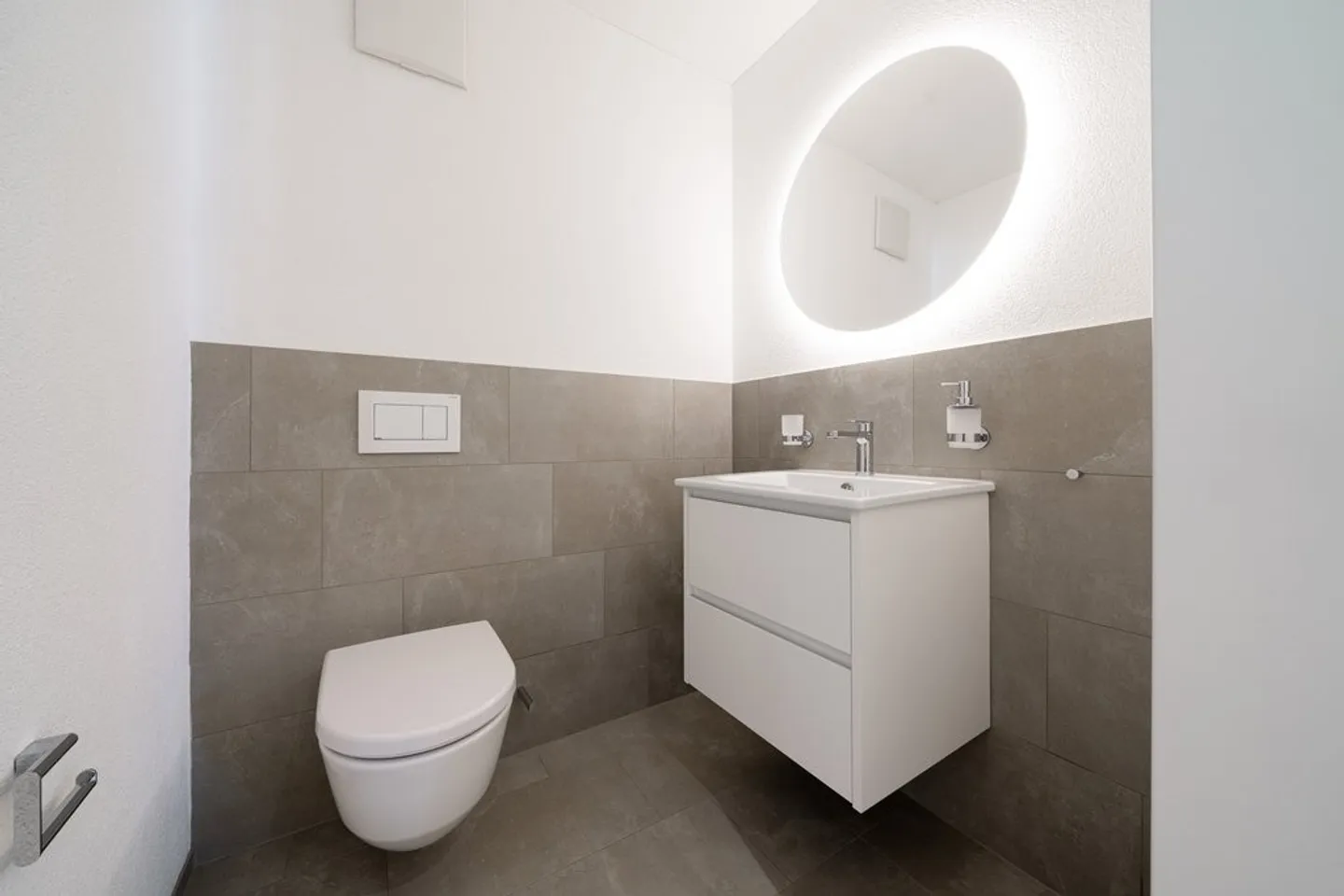 Modern 4.5-Room Attic Apartment - Photo 8 of 10