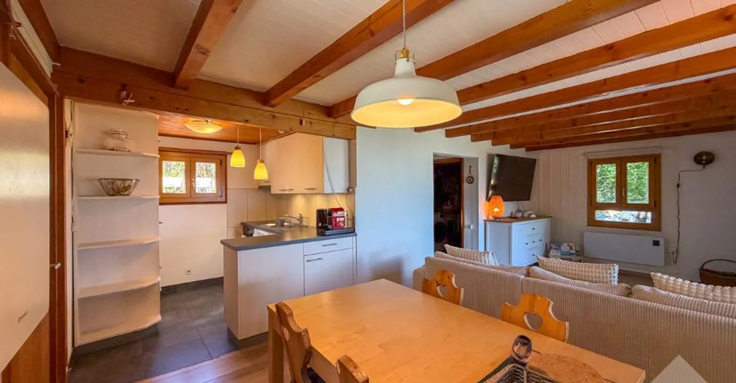 Charming 4.5-room chalet, bucolic location - Photo 4 of 12