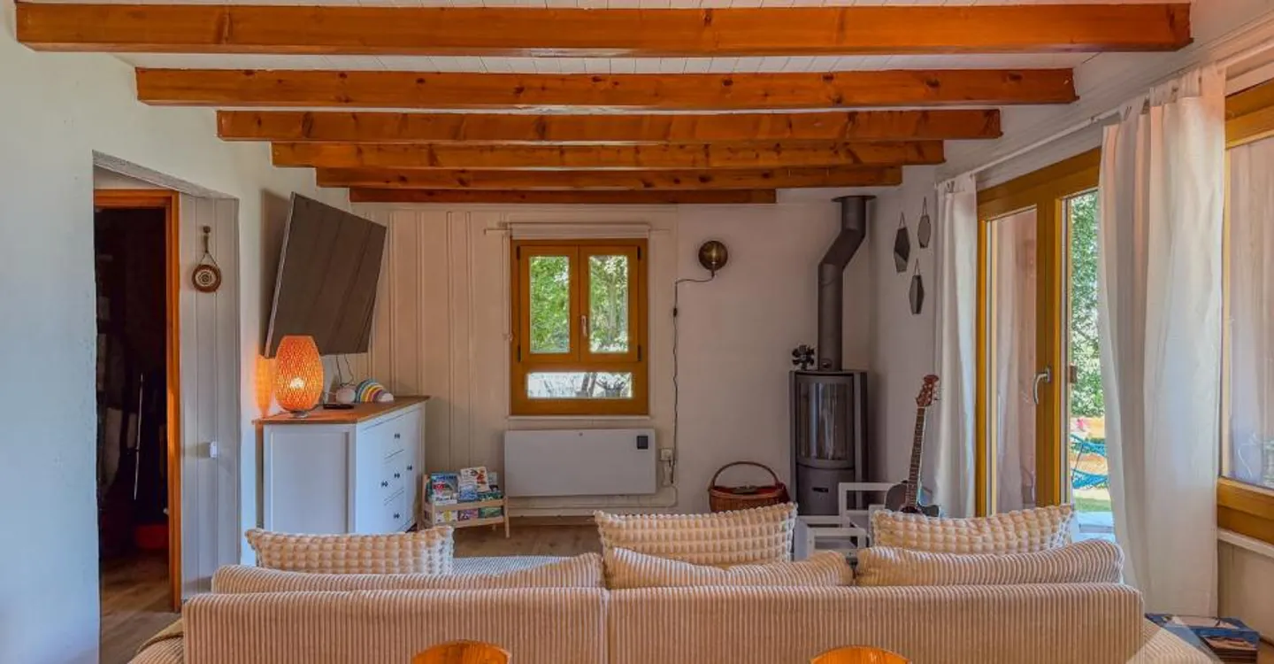 Charming 4.5-room chalet, bucolic location - Photo 5 of 12