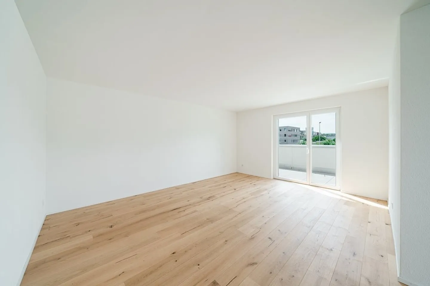 Modern 4.5-Room Attic Apartment - Photo 3 of 10