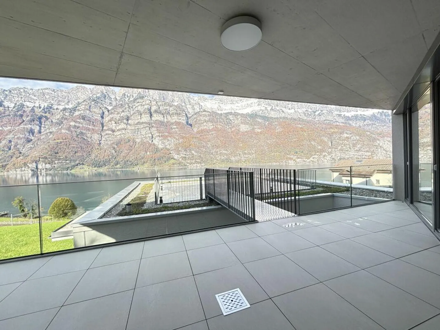 Exklusive Terrassenwohnung mit Seeblick - Foto 2 von 30