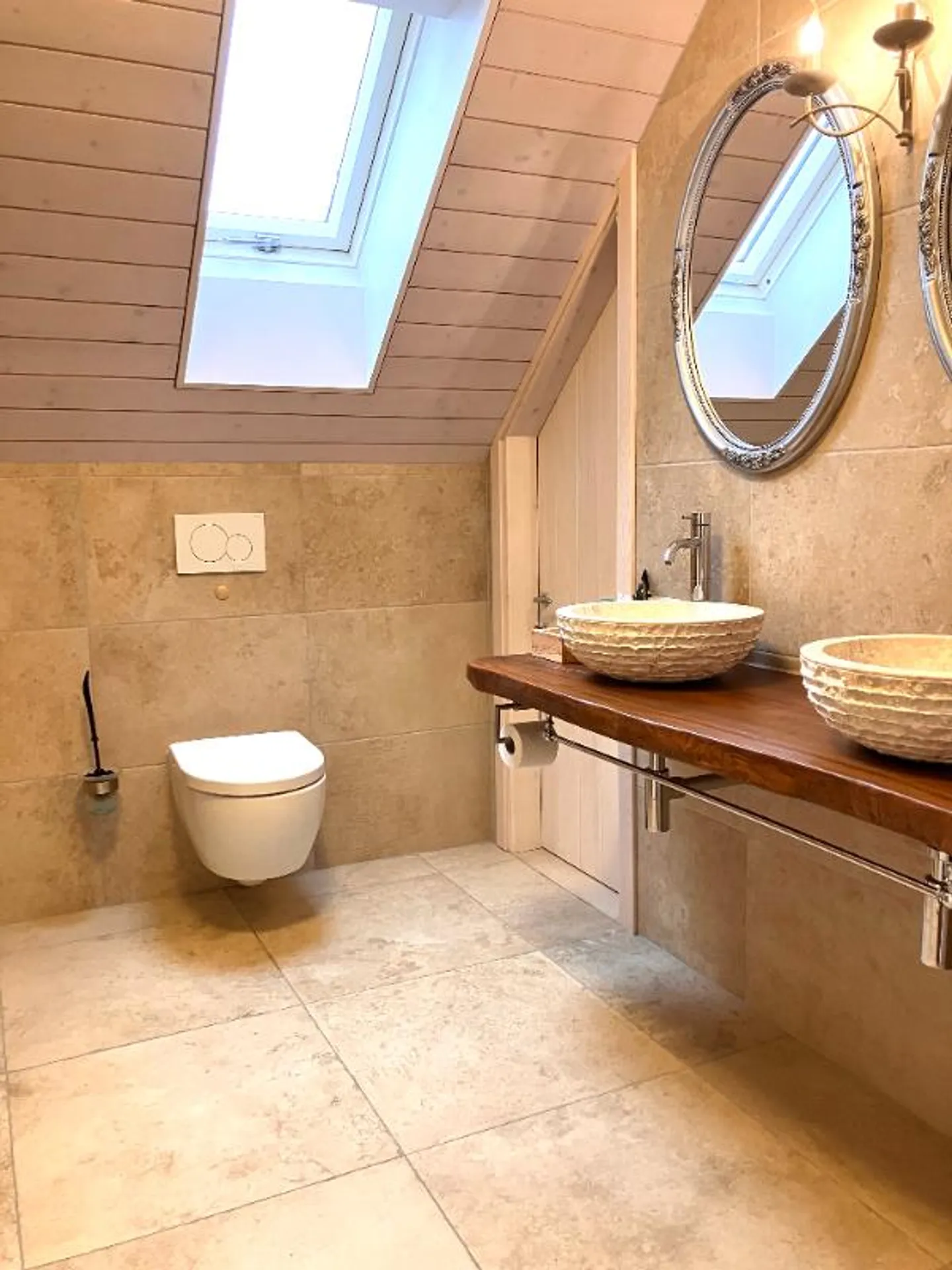 First-class corner townhouse with heated pool & fireplace – family-friendly living in Neuwilen, just 5 minutes from Kreuzlingen - Photo 8 of 10