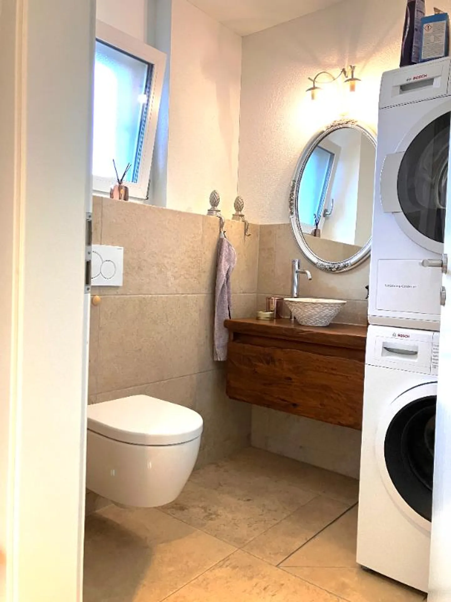 First-class corner townhouse with heated pool & fireplace – family-friendly living in Neuwilen, just 5 minutes from Kreuzlingen - Photo 3 of 10