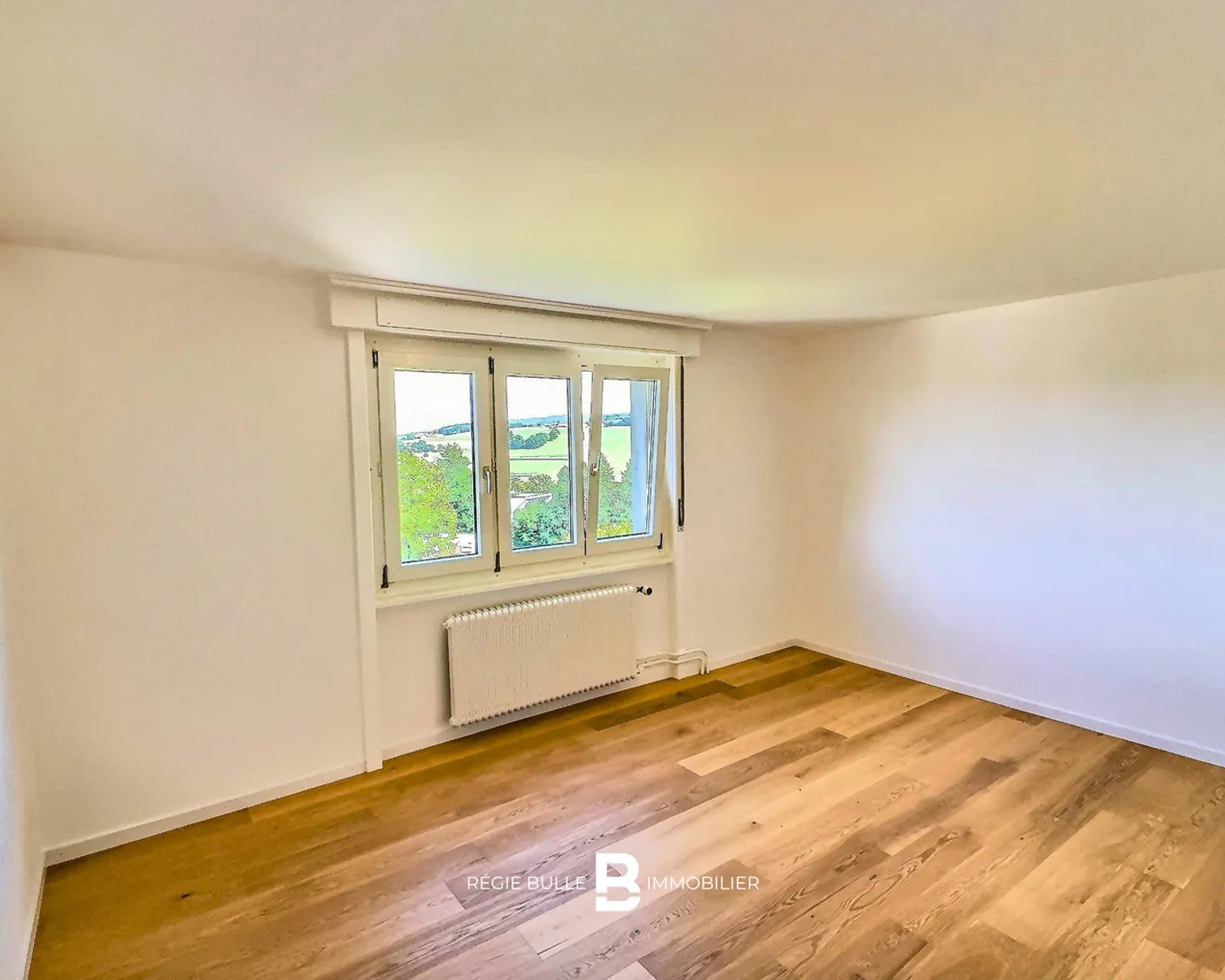 ROMONT - Prächtiges 3.5-Zimmer-Wohnung mit hochwertiger Ausstattung renoviert - Foto 5 von 8