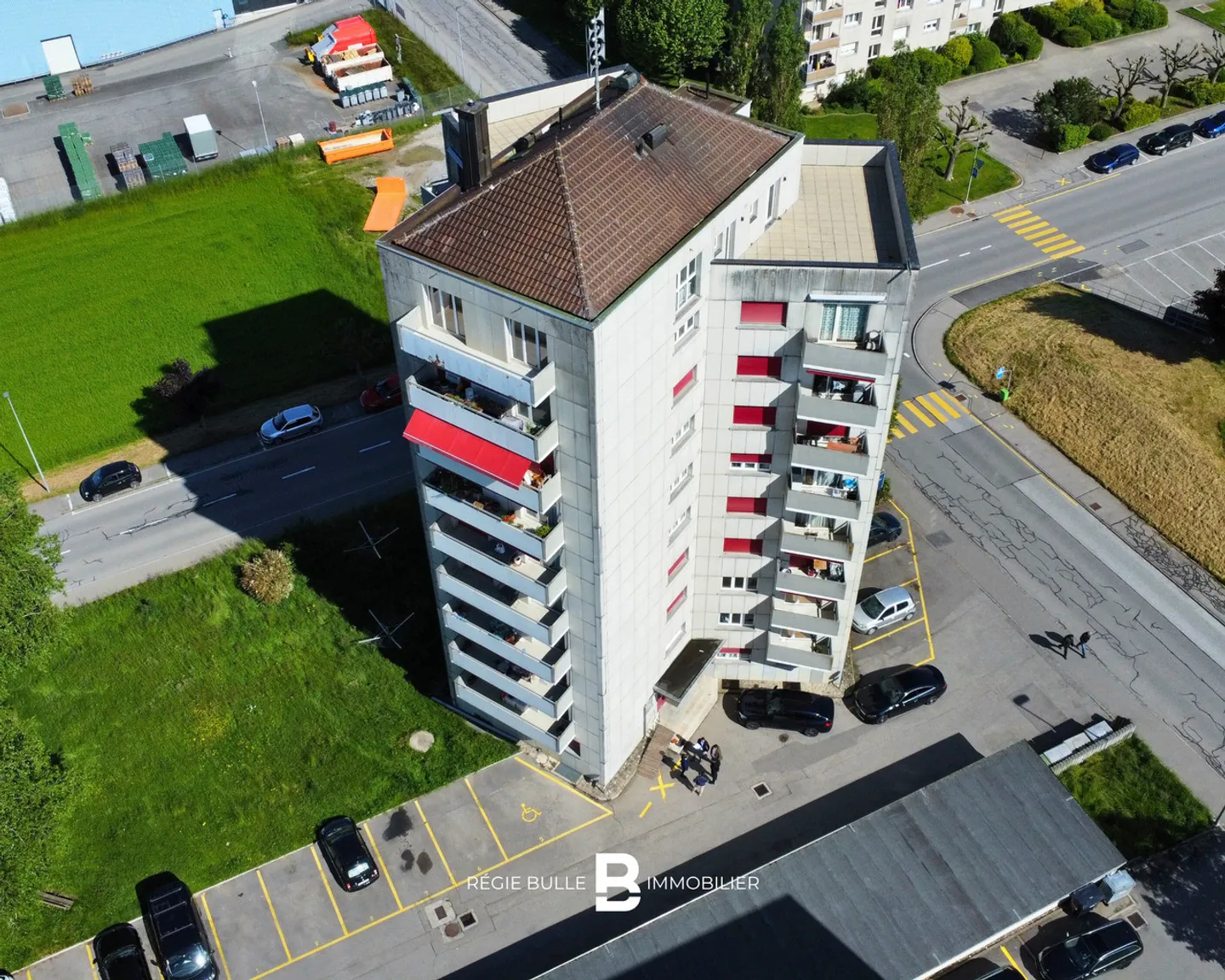 ROMONT - Prächtiges 3.5-Zimmer-Wohnung mit hochwertiger Ausstattung renoviert - Foto 6 von 8
