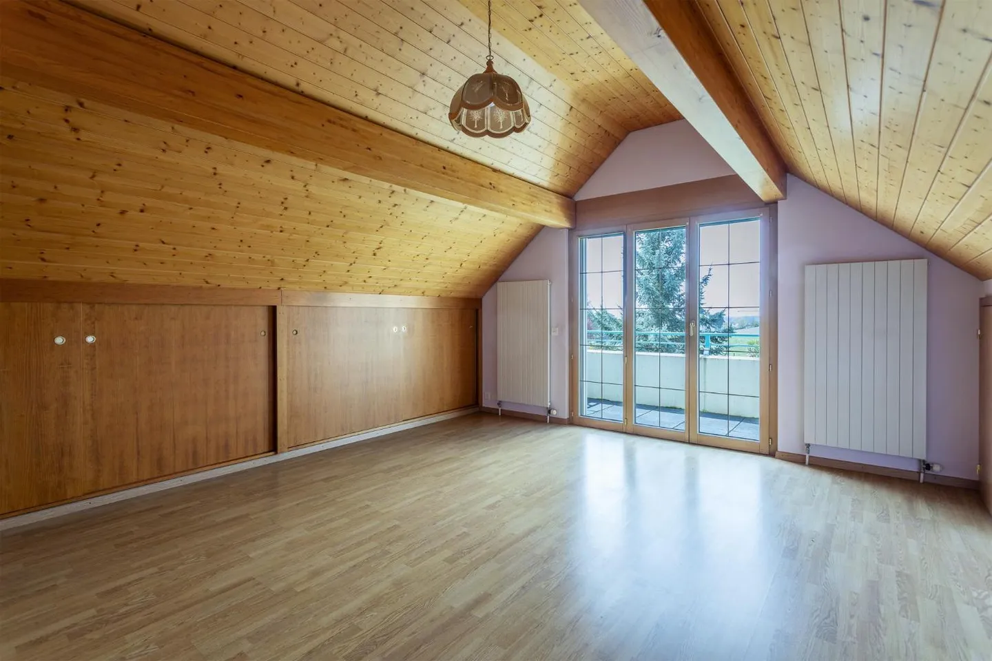 Spacious Villa with Rental Potential - Photo 10 of 13