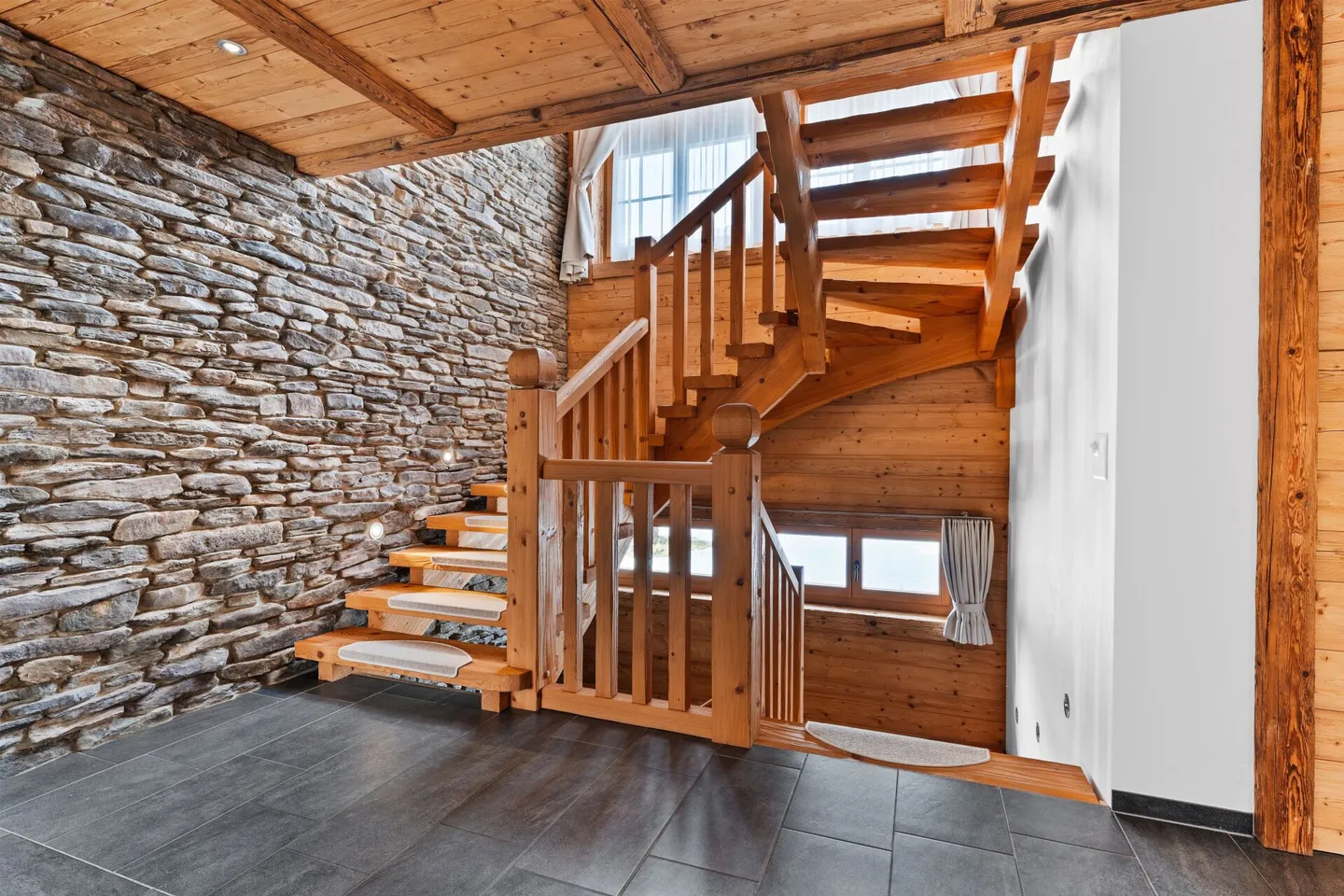 Villa alpina chic esclusiva nel cuore di Engelberg - Foto 4 di 8