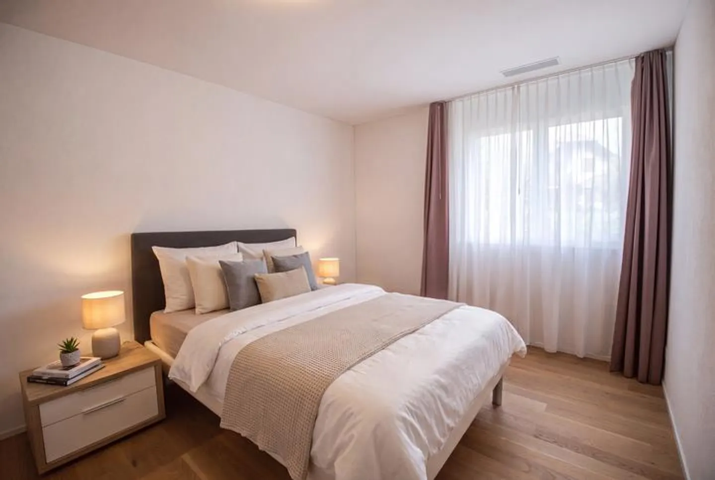 Stylish 3.5 Room Apartment - Photo 3 of 8