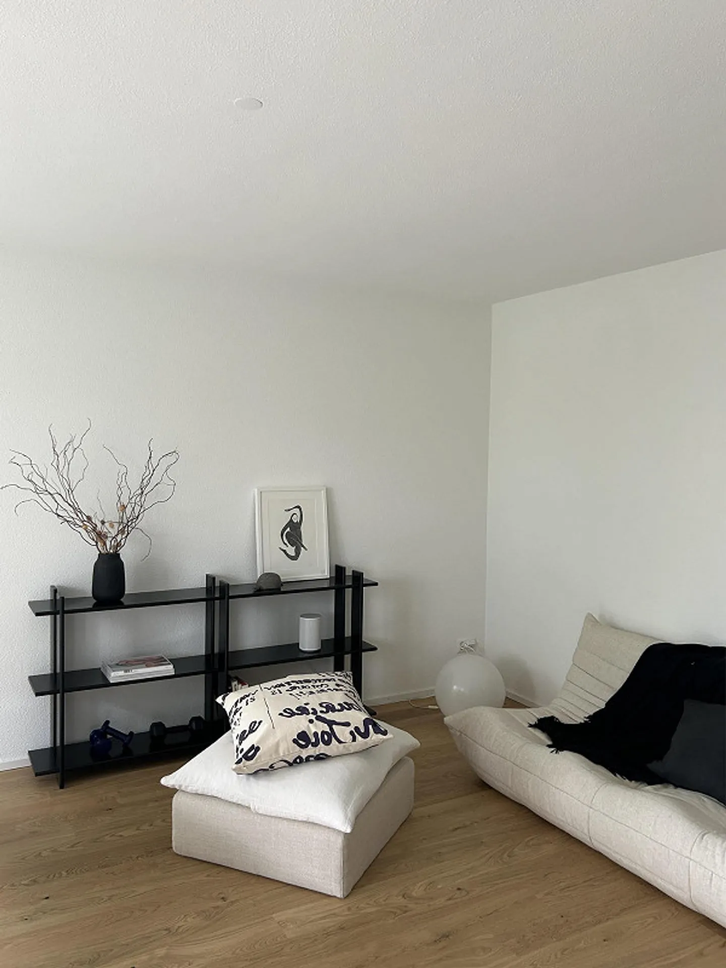 Modern 2.5-room apartment in popular Zurichberg - Photo 2 of 7