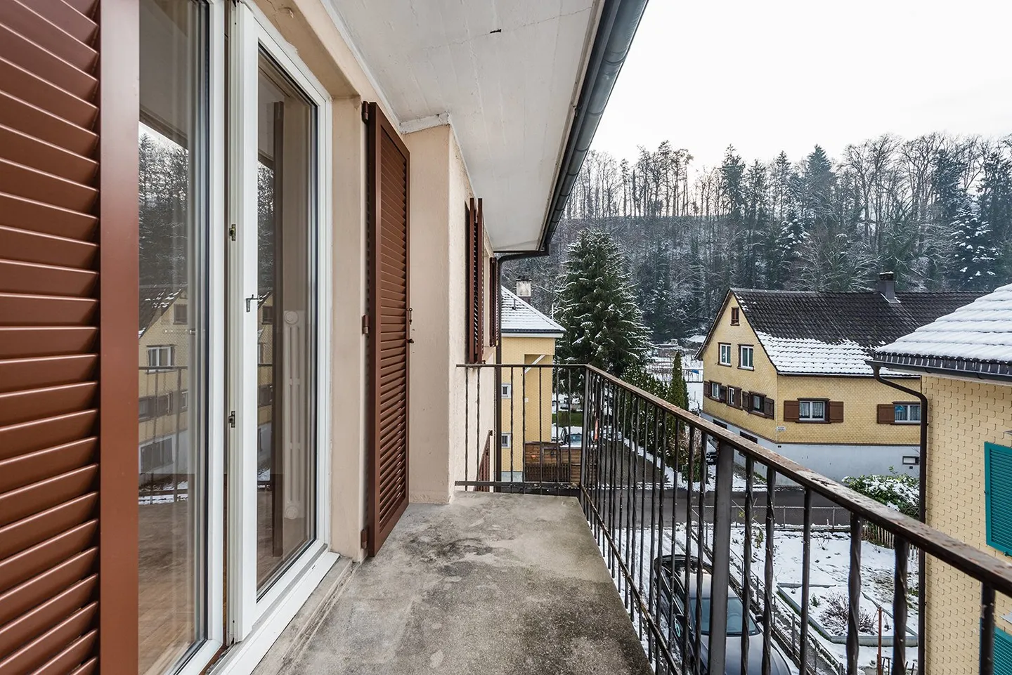 Appartamento moderno di 4 stanze con balcone in posizione tranquilla - Foto 1 di 10