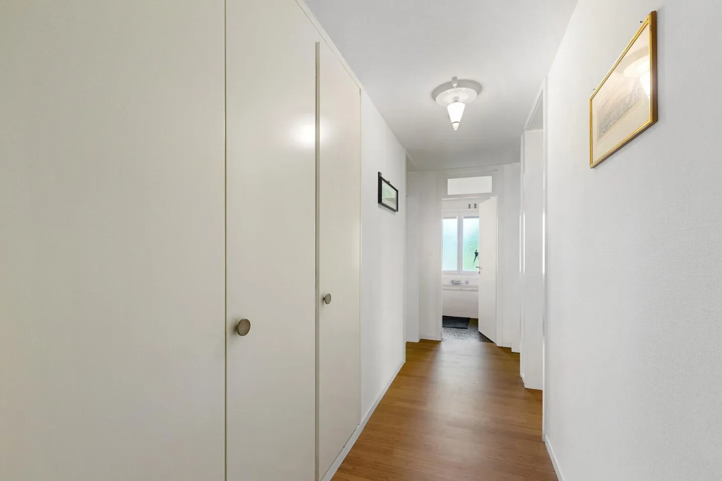 Living on the Edge of the Forest: Spacious 5.5-Room Penthouse Apartment with a View - Photo 11 of 15