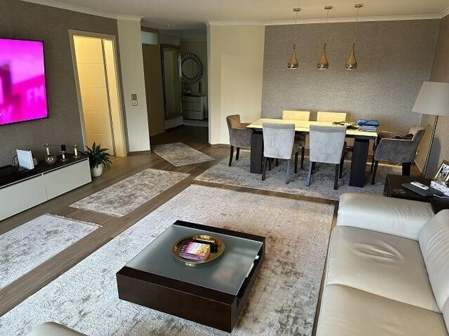 Luxurious Duplex Apartment in Camorino - Photo 4 of 13