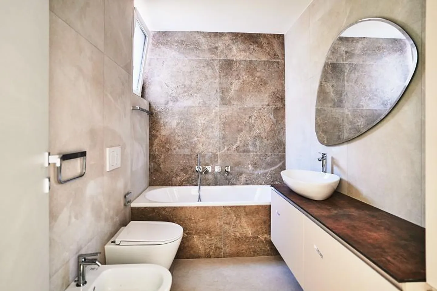 Appartement de 4 1/2 pièces dans les combles - Photo 8 sur 27