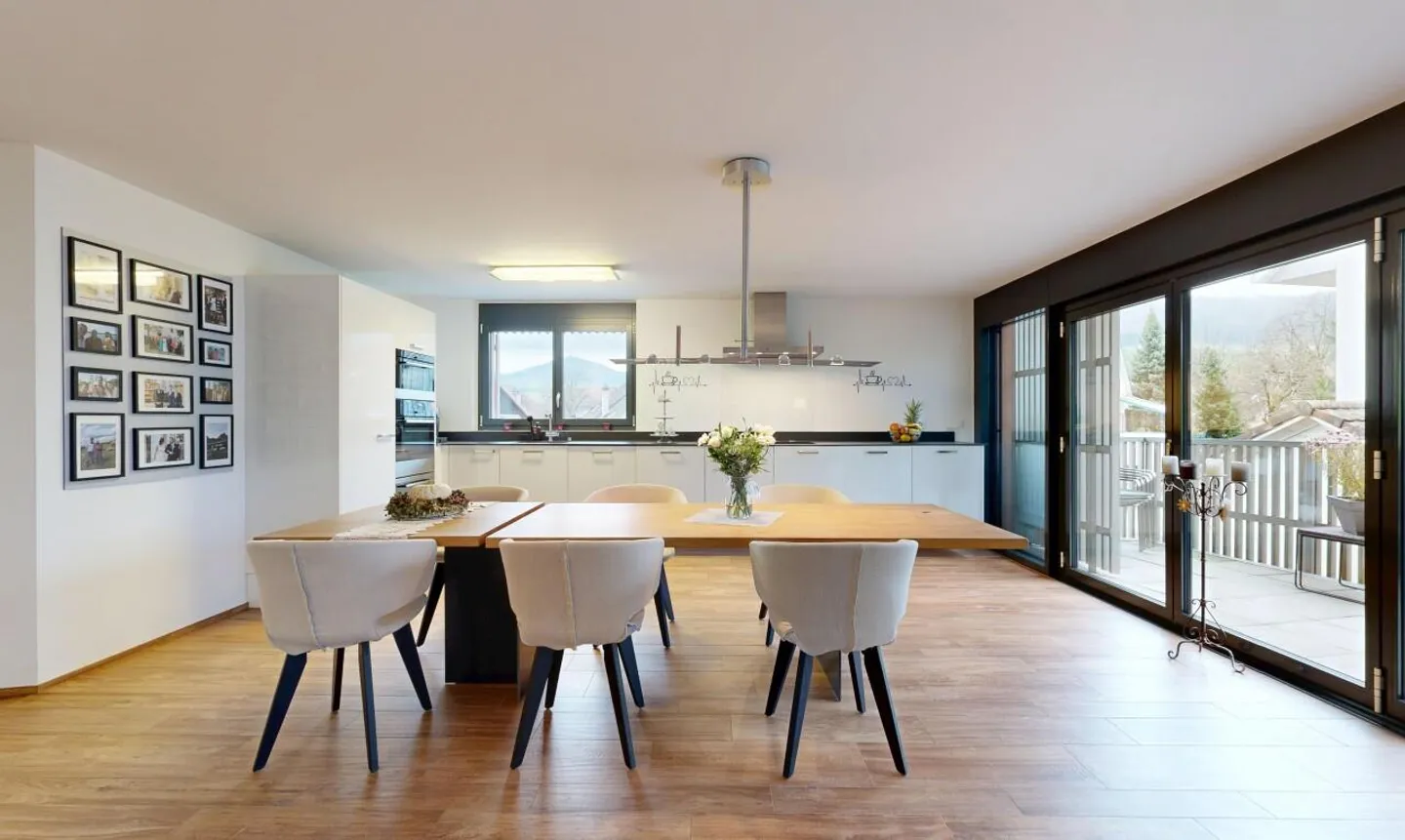 Modern and spacious 4.5-room apartment with Swedish stove - Photo 3 of 11