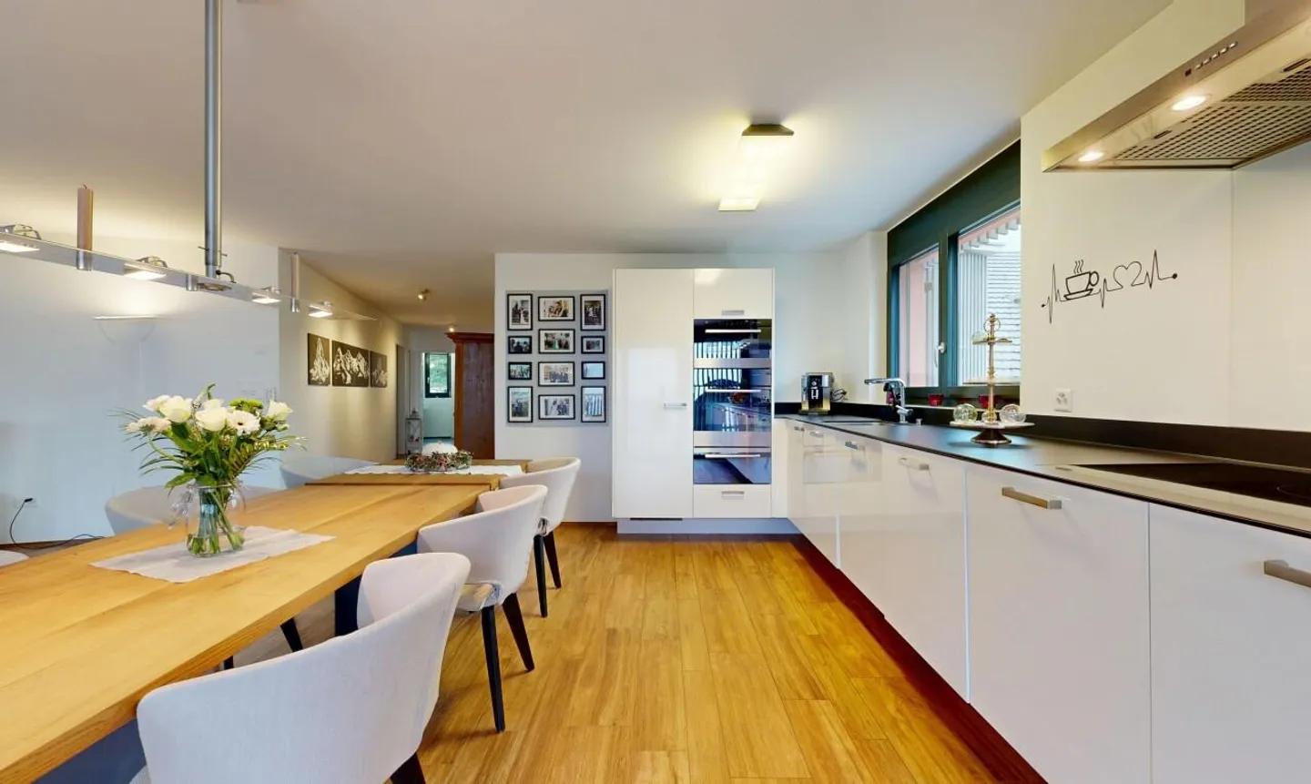 Modern and spacious 4.5-room apartment with Swedish stove - Photo 4 of 11