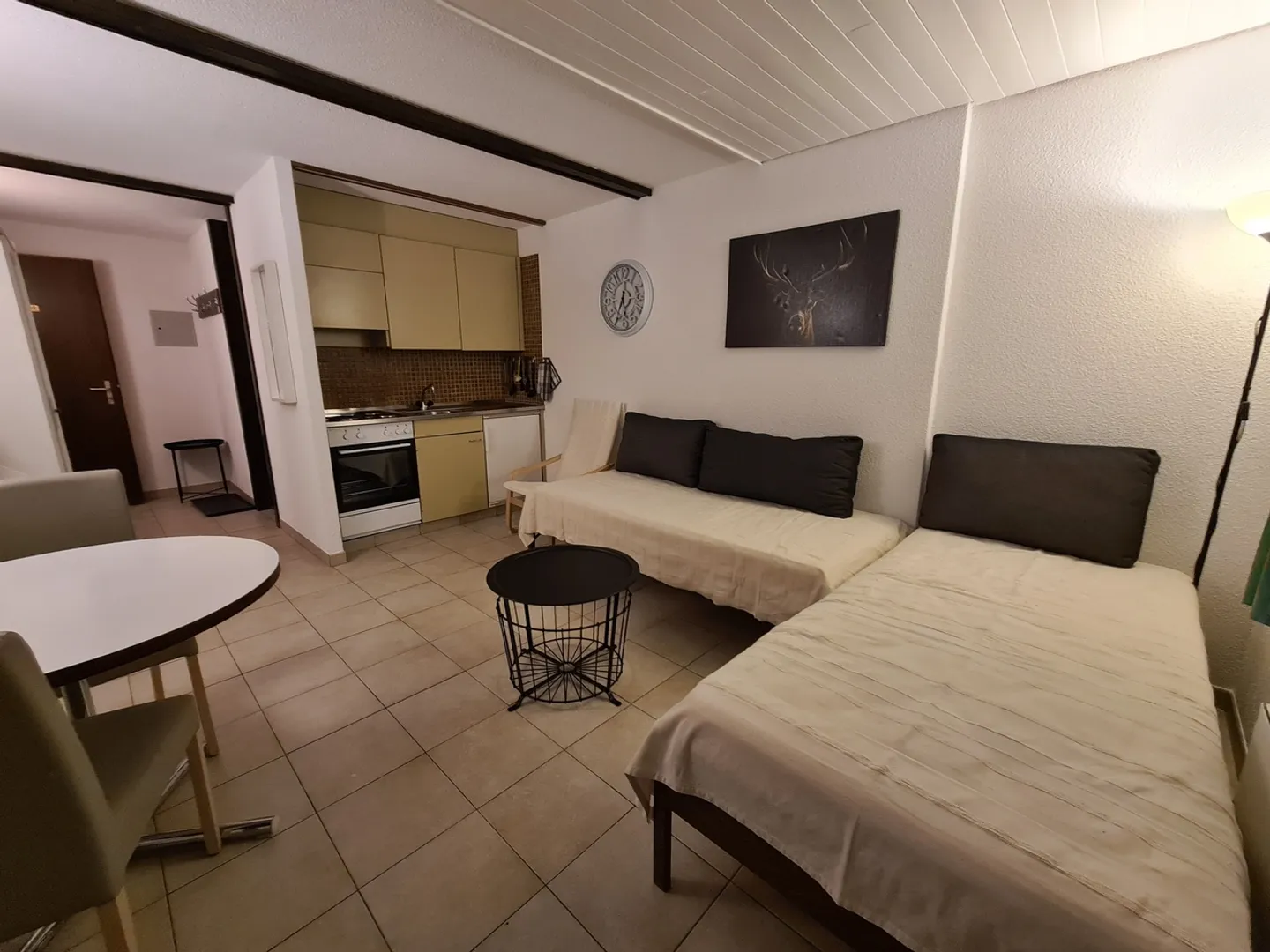 Compact Living Happiness in Crans-Montana: Your Cozy Studio with a View - Photo 5 of 9
