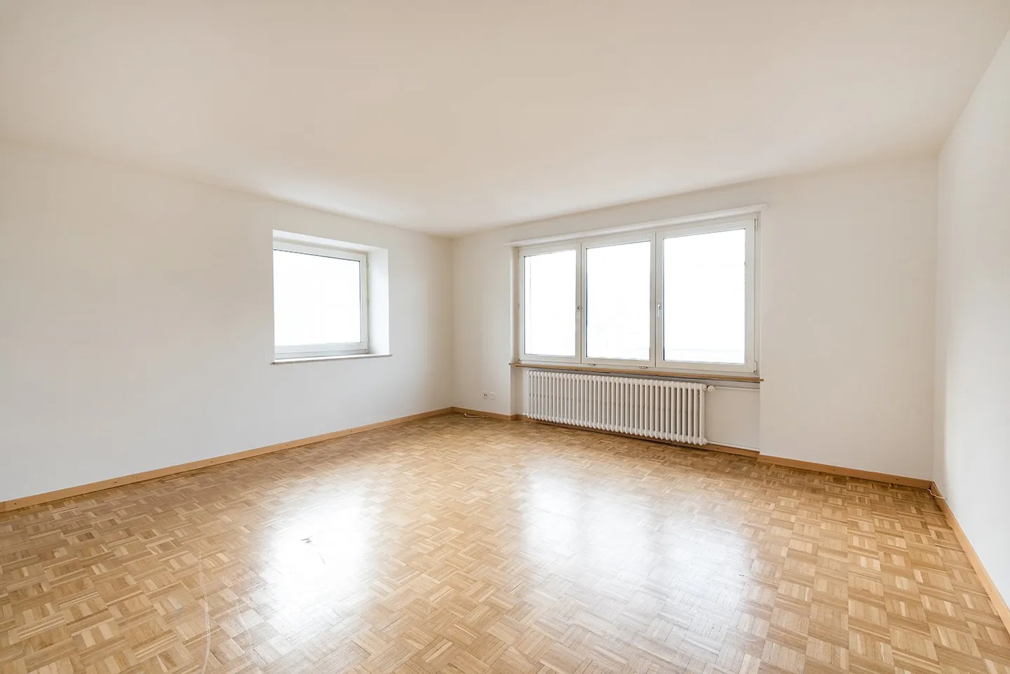 Appartamento moderno di 4 stanze con balcone in posizione tranquilla - Foto 9 di 10