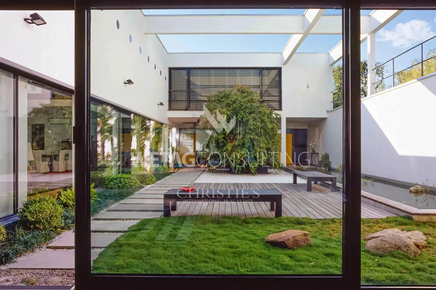 Lugano-Porza: Villa prestigiosa con due piscine, casa piscina, SPA e altro... - Foto 4 di 13