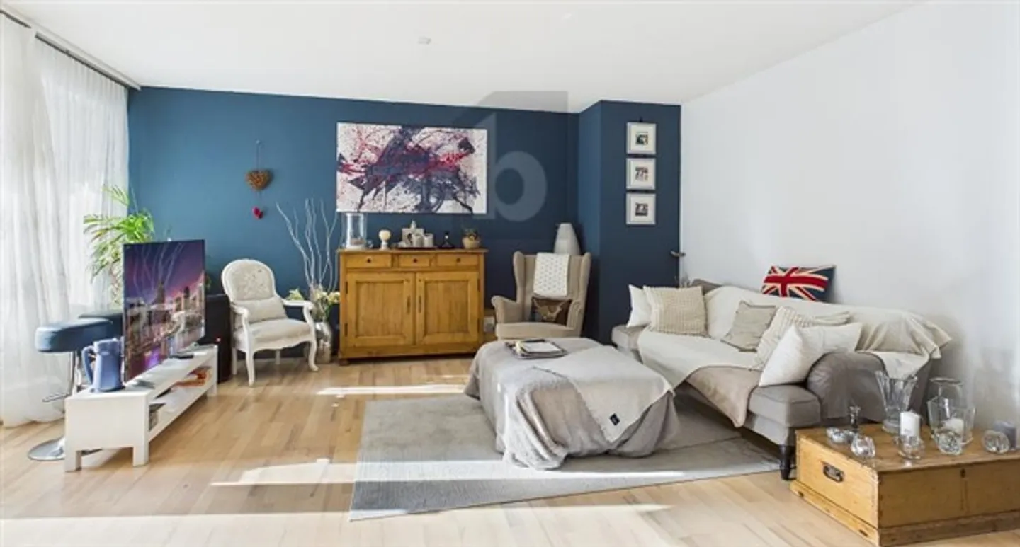 «INTERAMENTE RISTRUTTURATO E IN UN QUARTIERE TRANQUILLO» - Foto 2 di 6