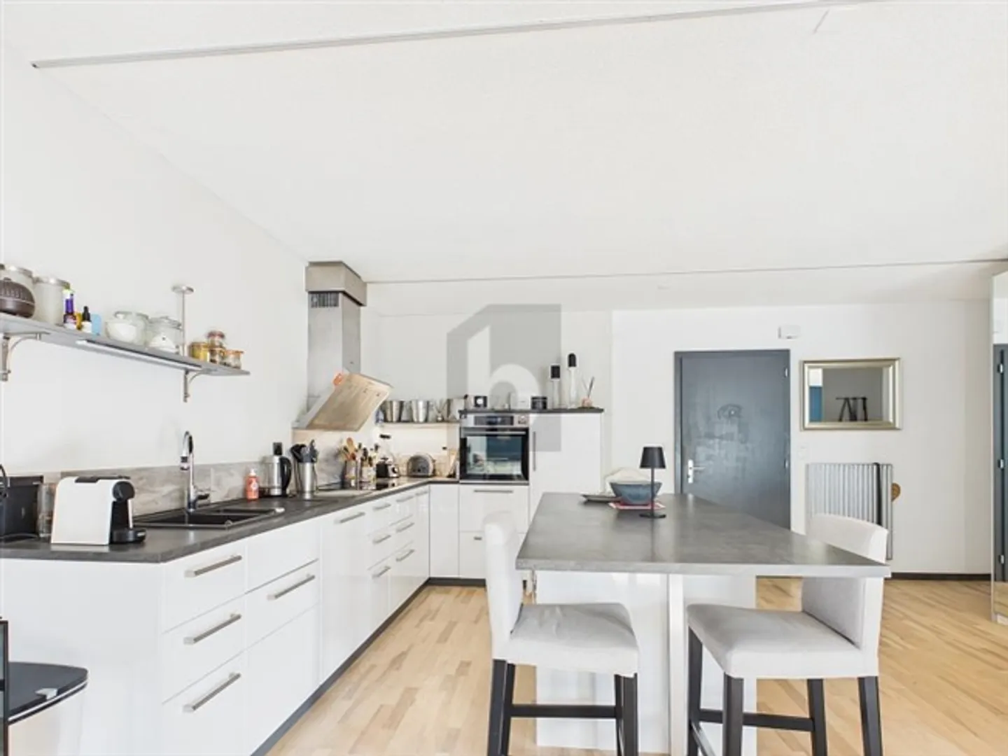 «INTERAMENTE RISTRUTTURATO E IN UN QUARTIERE TRANQUILLO» - Foto 3 di 6