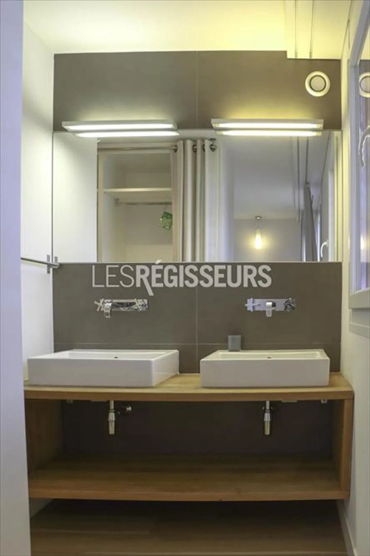 Geräumige 5-Zimmer-Wohnung in Perly, ideal für Familien, die eine ruhige Wohnumgebung suchen und gleichzeitig alle Annehmlichkeiten genießen möchten. - Foto 11 von 12