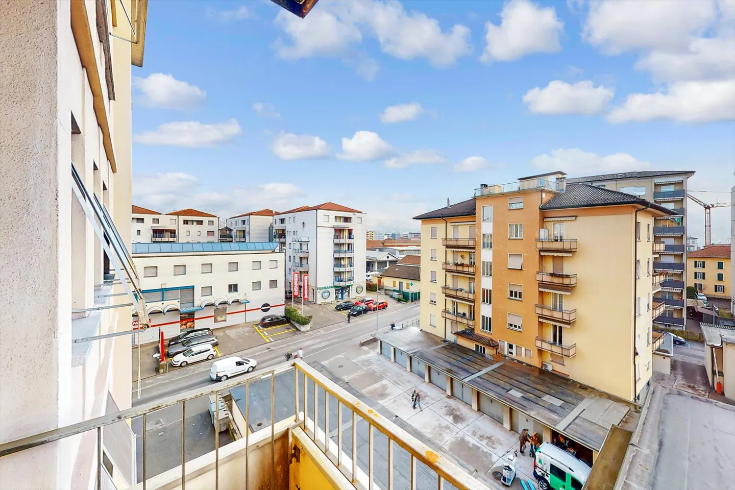 Bright and functional 3.5-room apartment in a strategic location - Photo 1 of 11