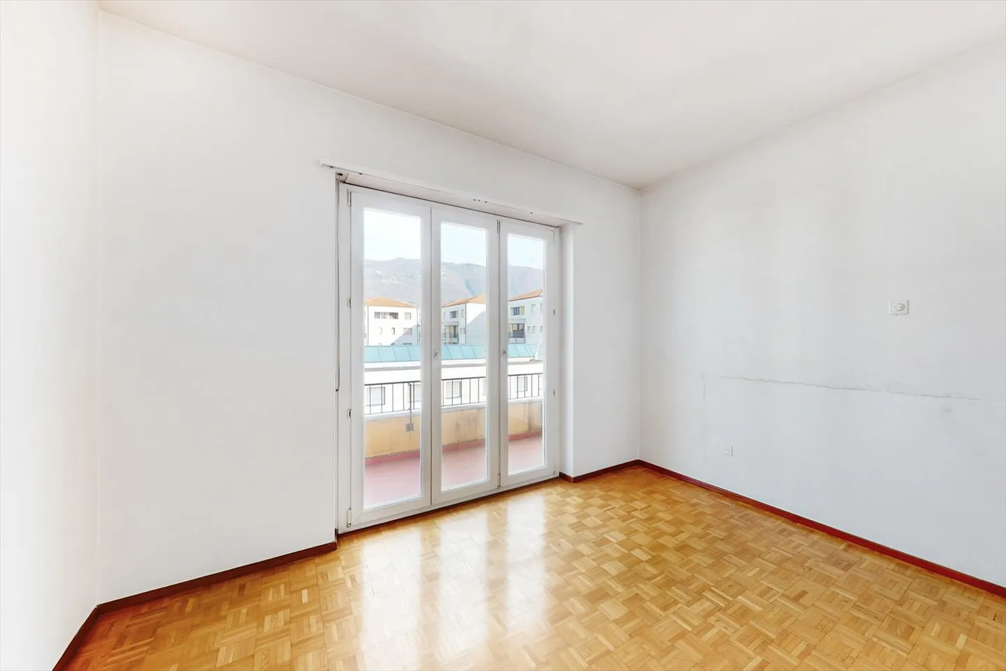 Bright and functional 3.5-room apartment in a strategic location - Photo 6 of 11