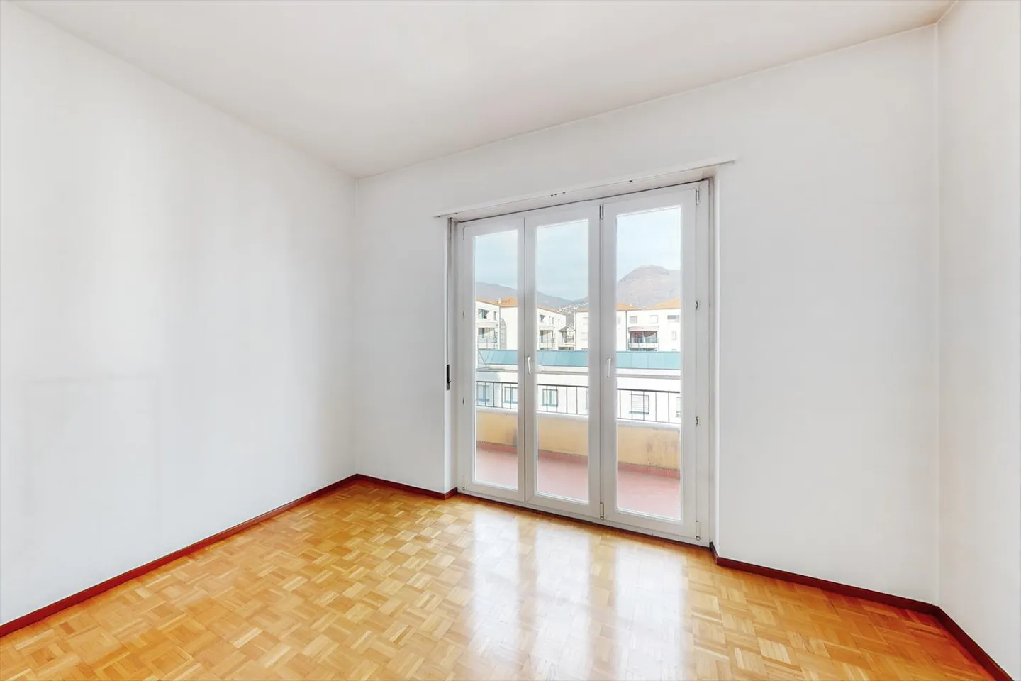 Bright and functional 3.5-room apartment in a strategic location - Photo 7 of 11