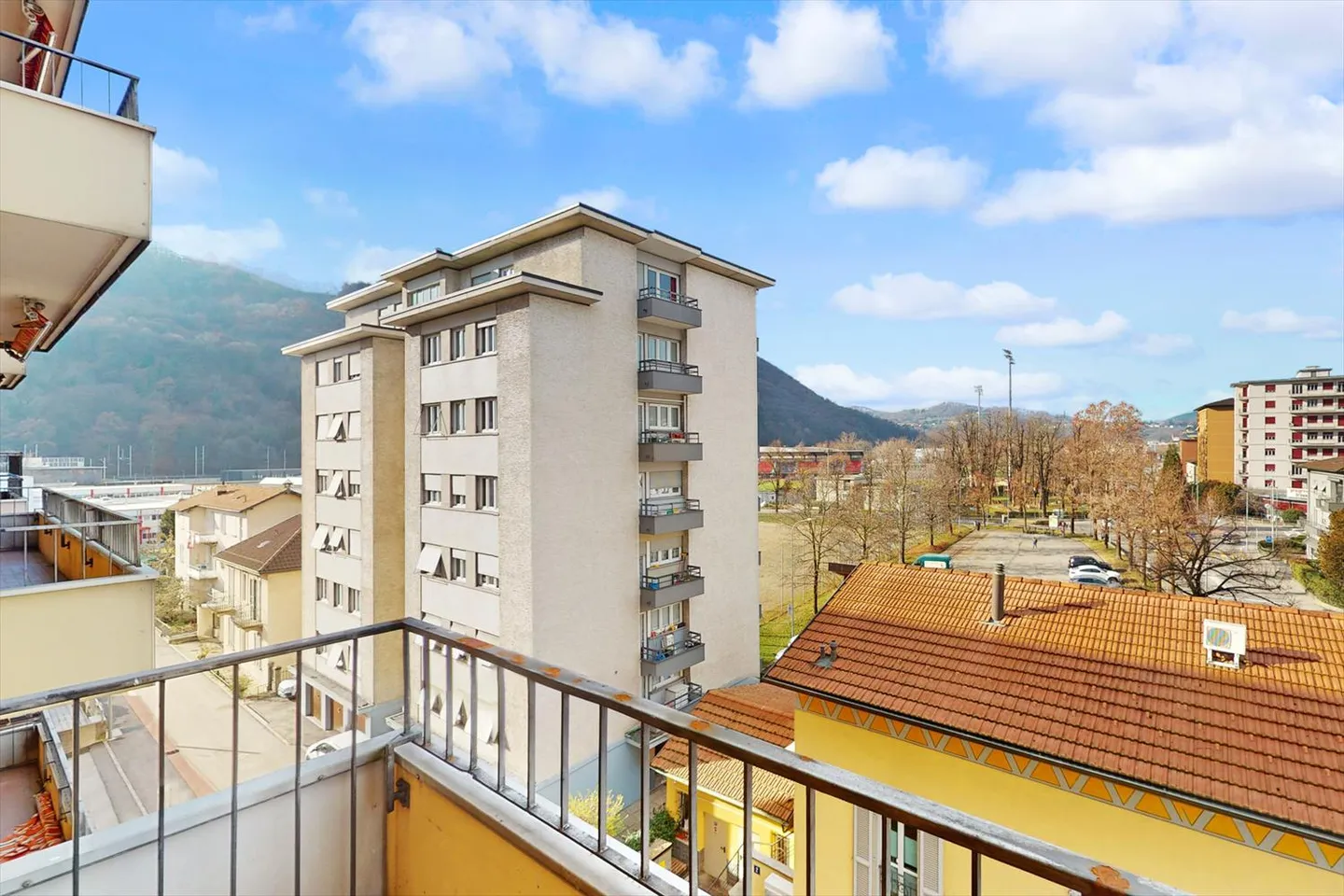 Bright and functional 3.5-room apartment in a strategic location - Photo 10 of 11