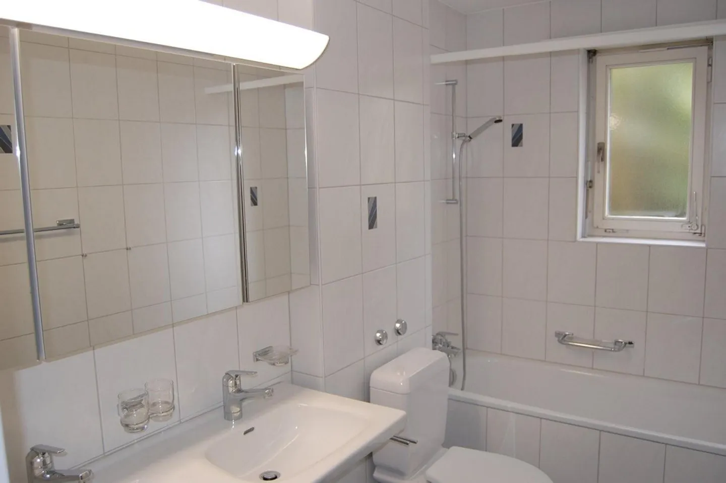 Beautiful 4-room apartment in an exclusive location - Photo 3 of 6