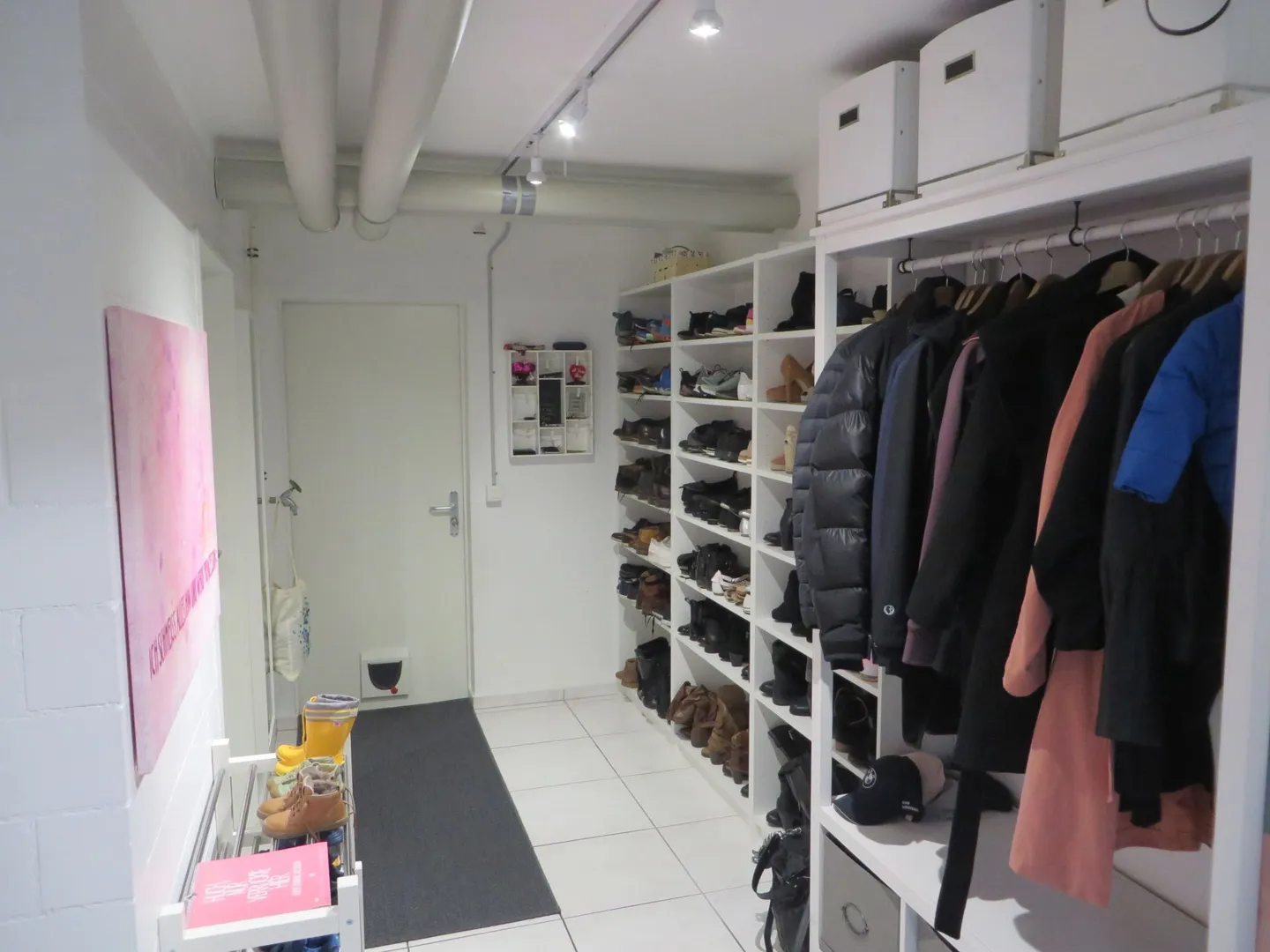 Casa bifamiliare ben curata in un tranquillo quartiere residenziale - Foto 12 di 17